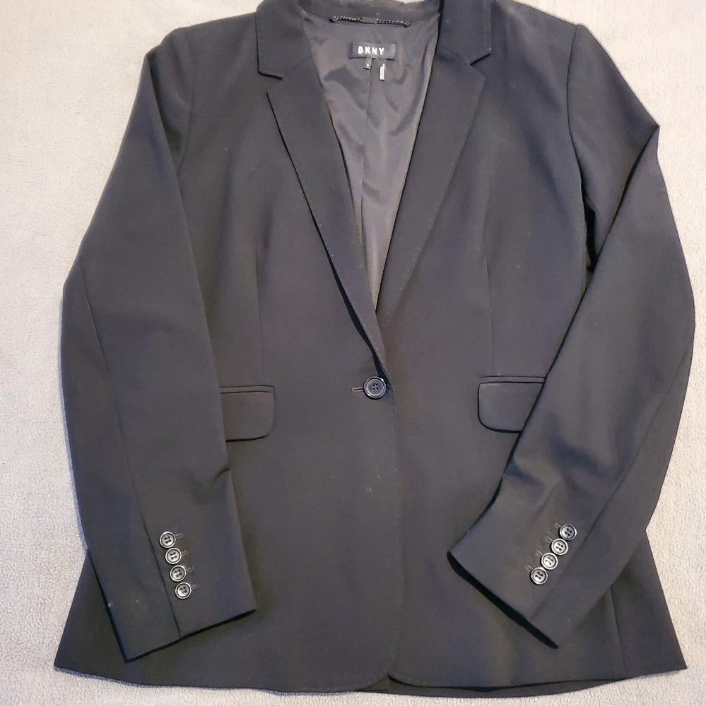 DKNY Bkack One Button Bkazer